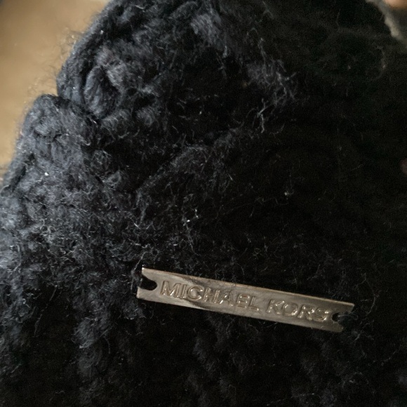 Michael Kors Black Infinity Scarf NWOT - Picture 3 of 4